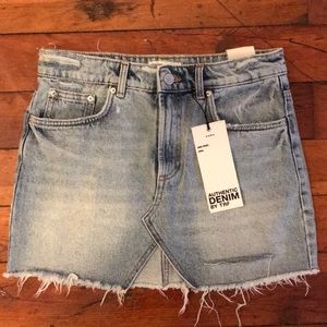 NWT Zara Distressed Denim Skirt